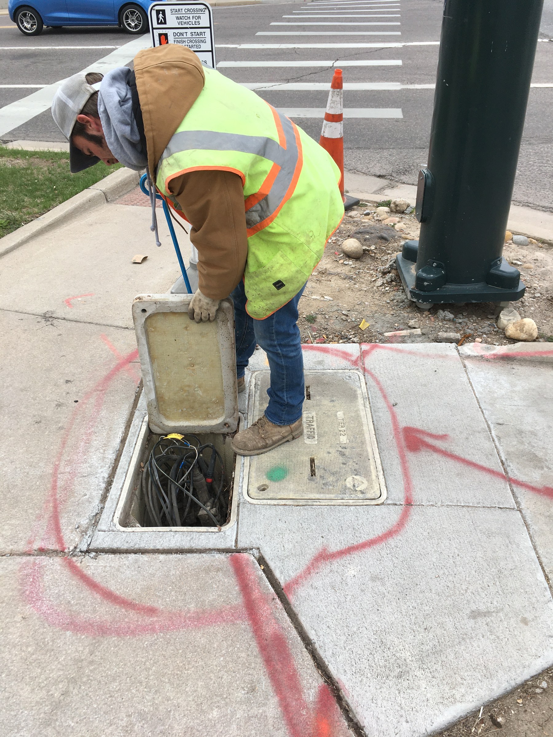Field troubleshooting with locating gear at a test hole