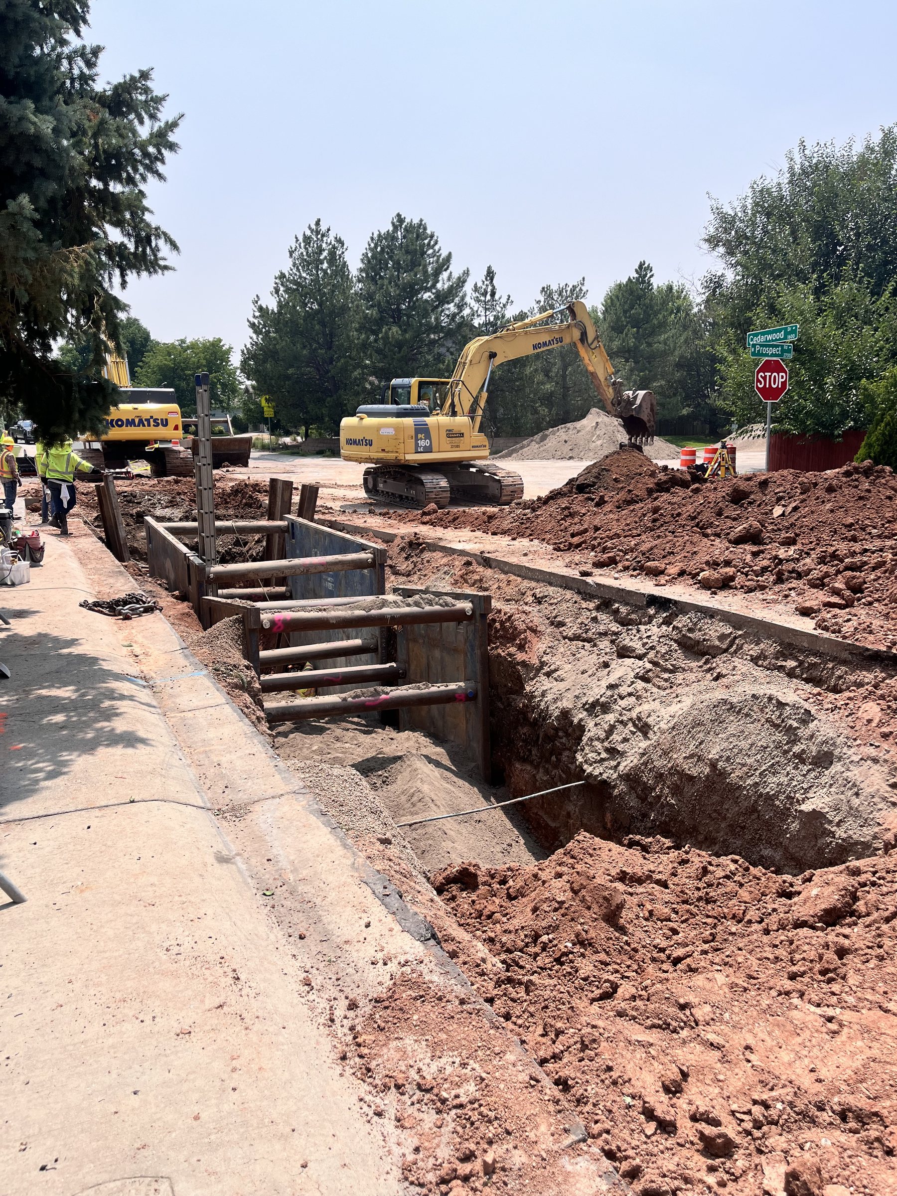 CUF crew on FCLWD Western Backbone waterline project
